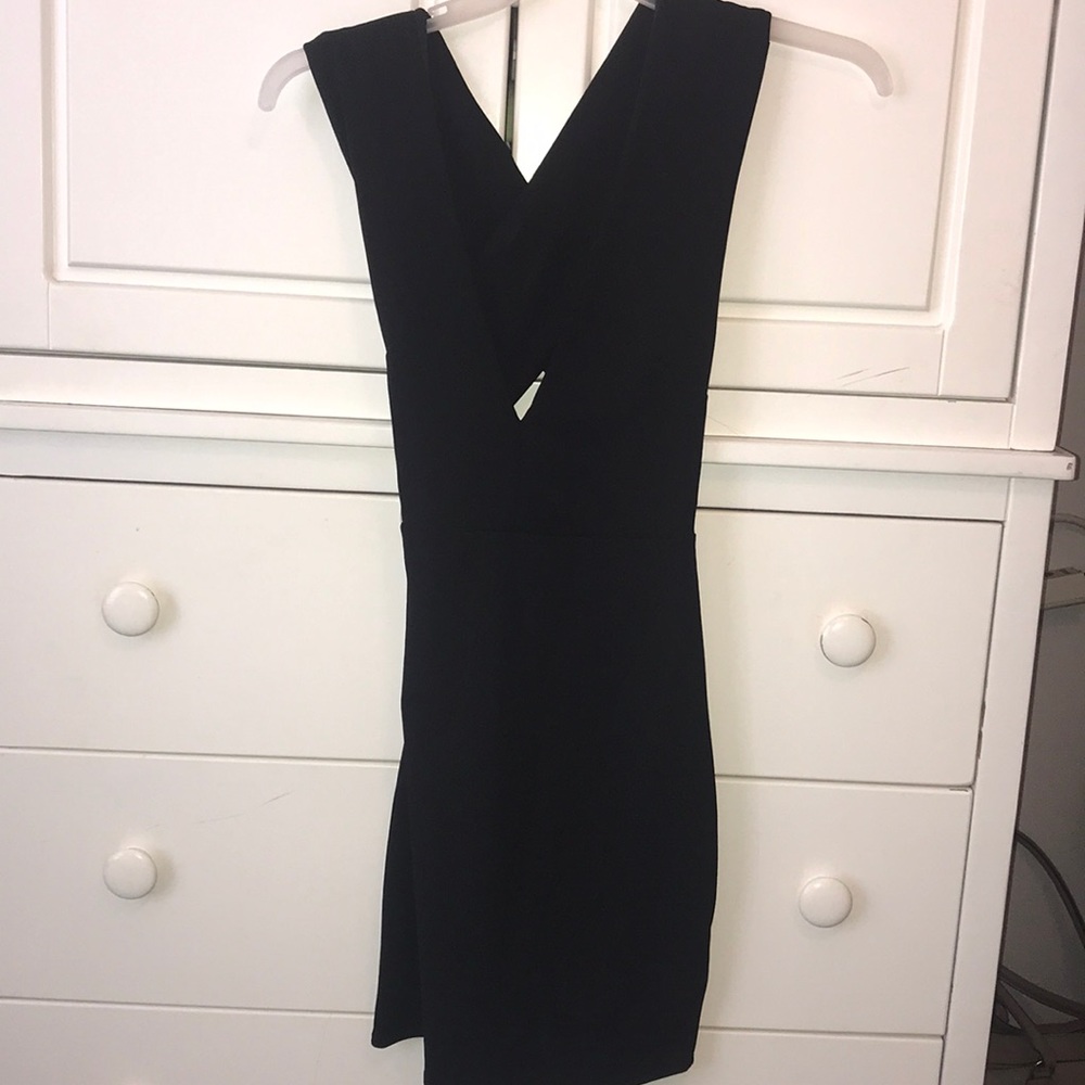 A cross tight body dress
